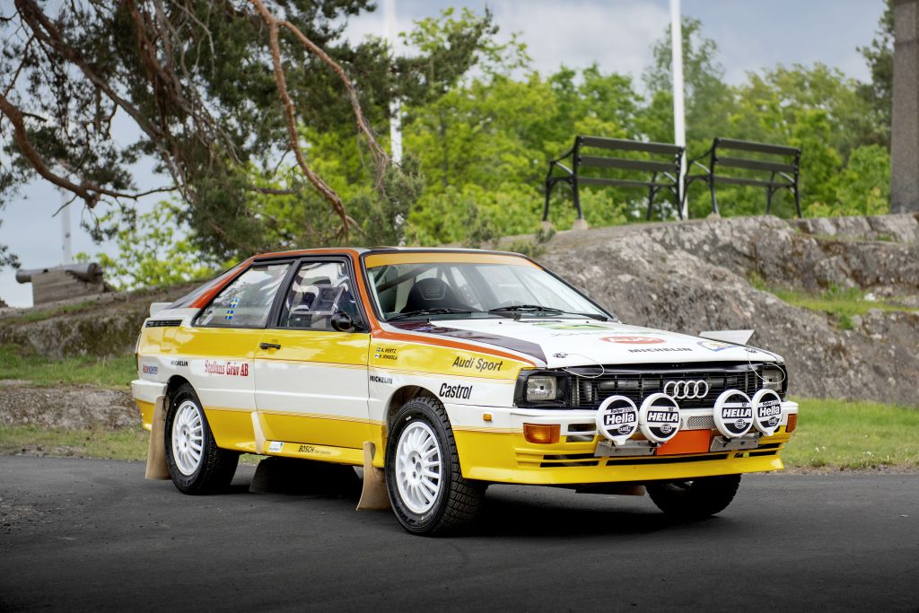 Professionellt bilfoto av Audi Quattro, en ikonisk rallybil, fotograferad för marknadsföring och bilentusiaster.