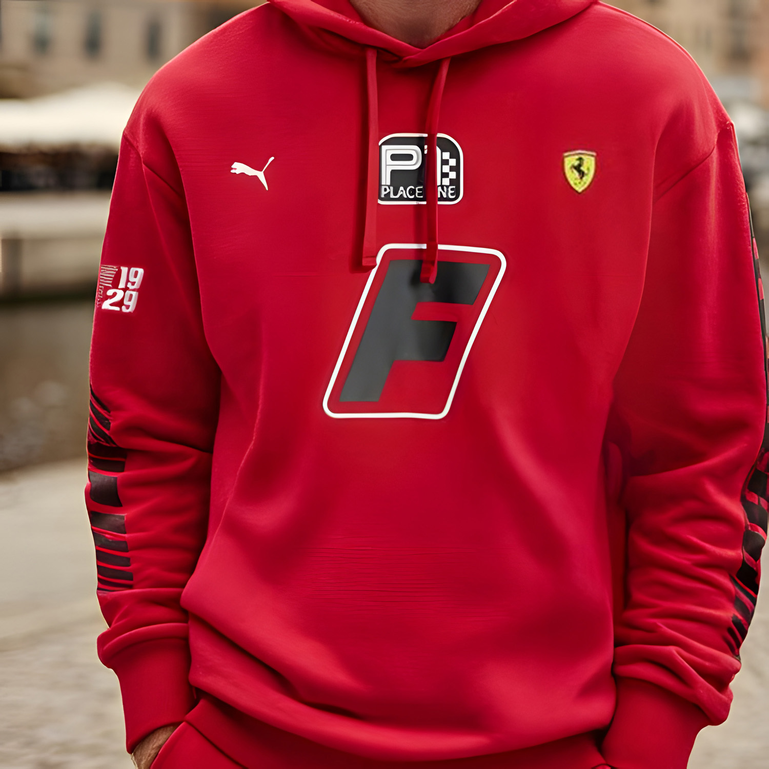 Ferrari Hoodie 1929 - från Puma (enbart Large)