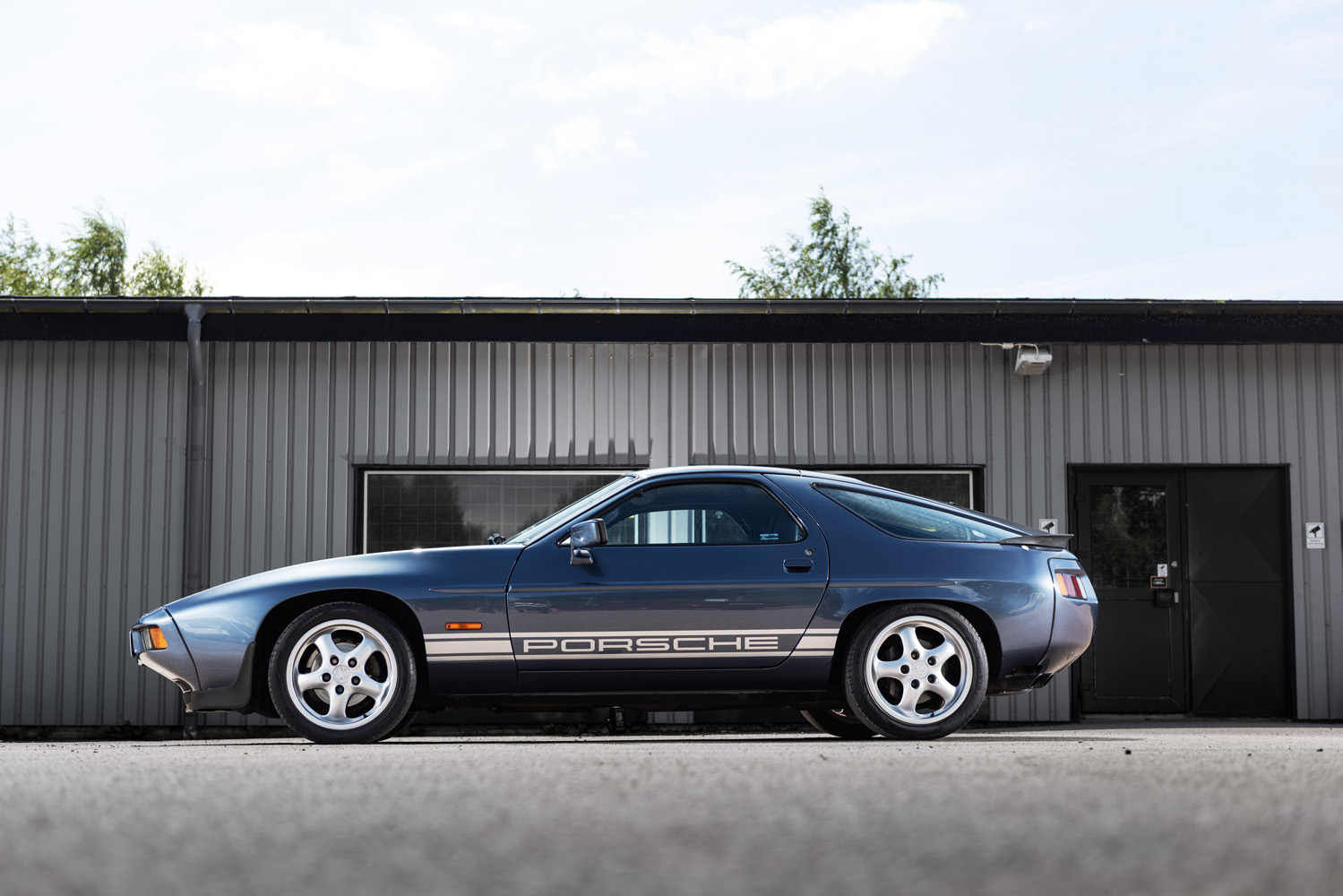 Porsche 928