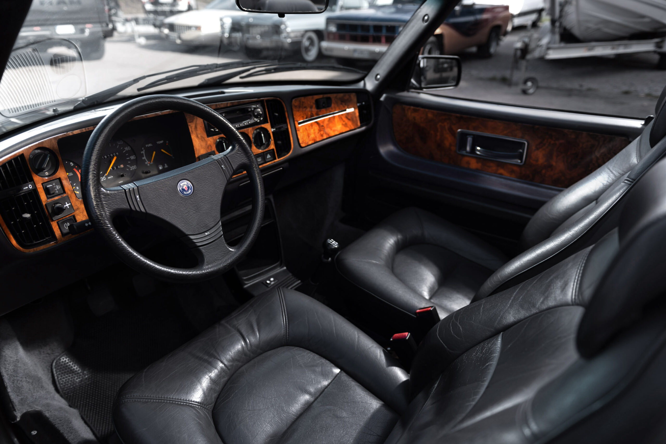 Saab 900i