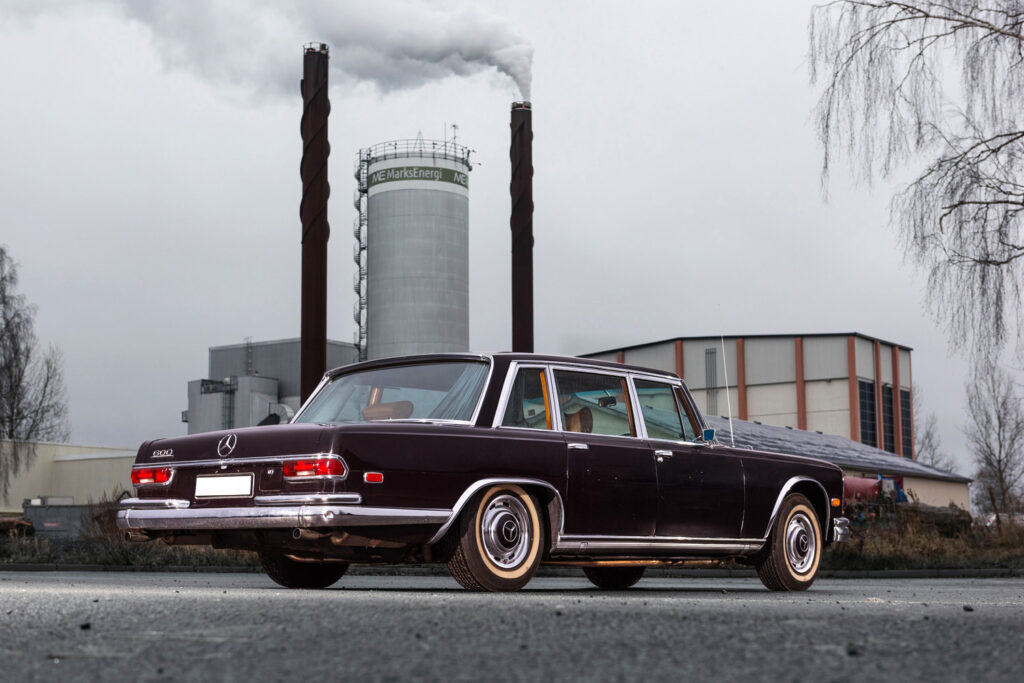 Mercedes 600 från 1969 på auktion. Sett bakifrån