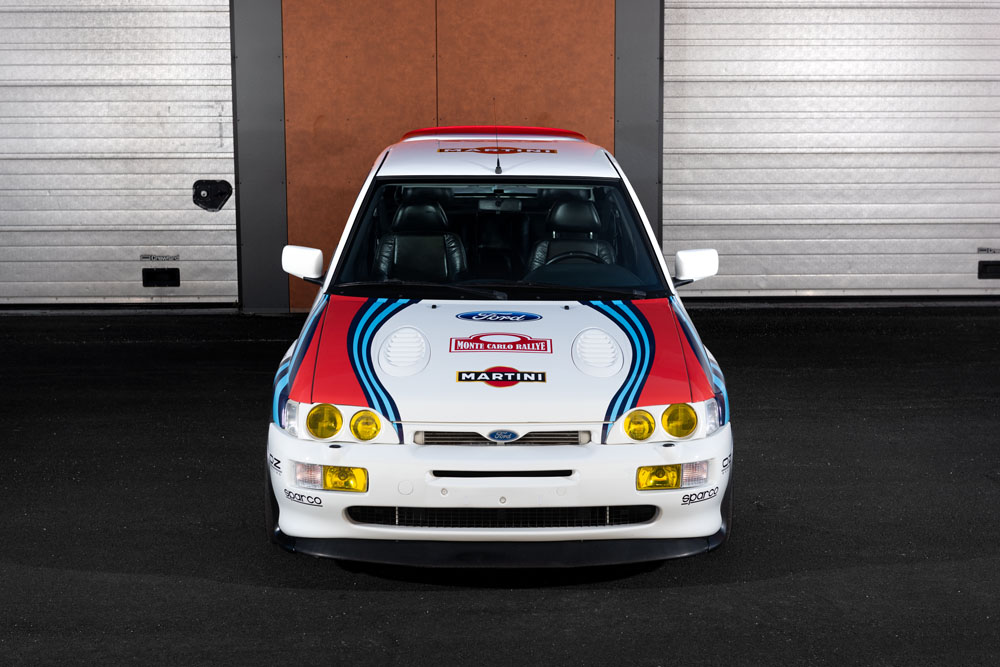 Ford Escort RS Cosworth Martini front klassisk rallybil vita fälgar sportbil 90-tal