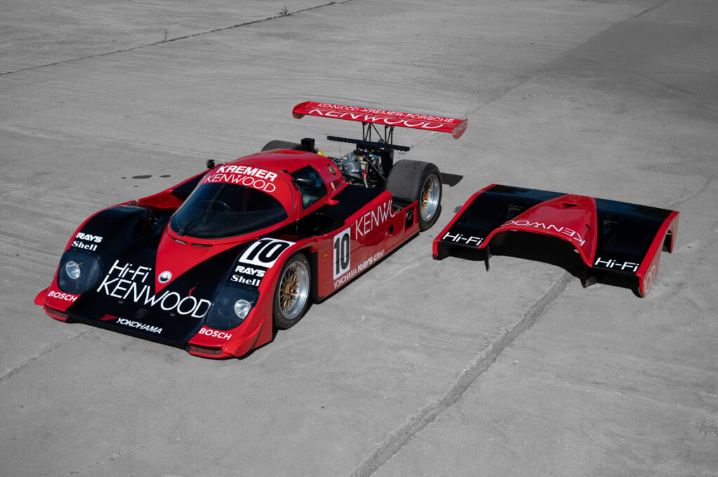Porsche Kremer 962C hos Euroracing med karossen demonterad, fotograferad av Runbox.