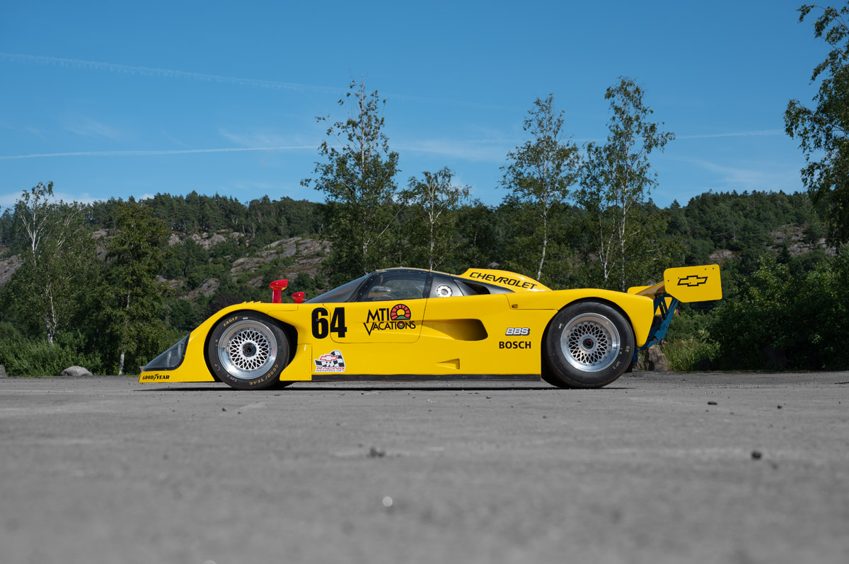Gul Spice Chevrolet tävlingsprototyp nummer 64 hos Euroracing.
